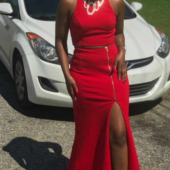 Prom/ military ball dresses - Picture 3 of 6